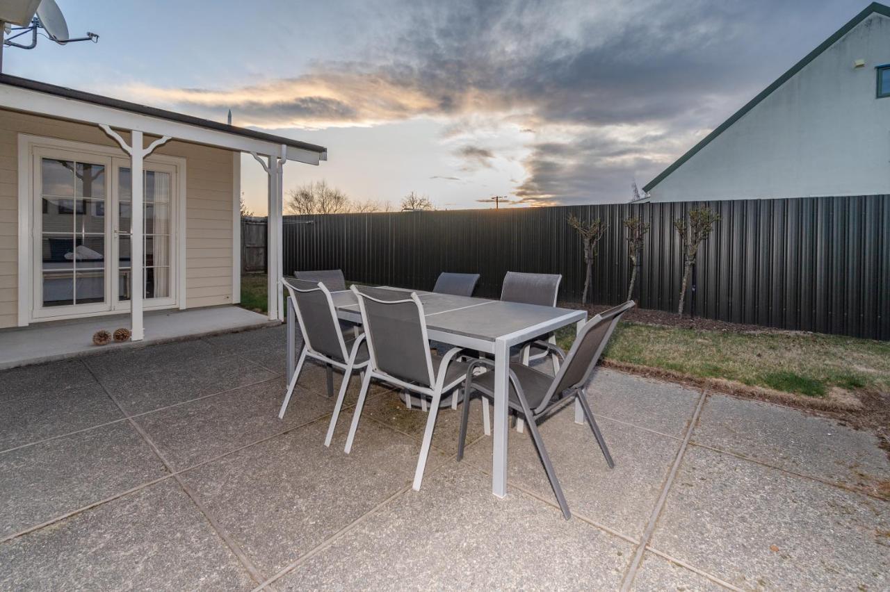 Relax On Rata, 1 Twizel
