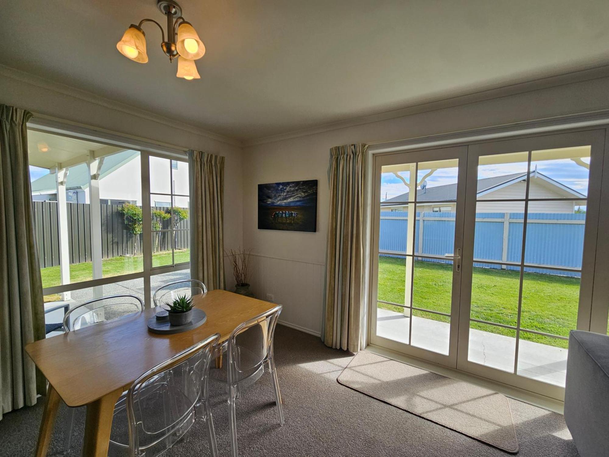 Relax On Rata, 1 Holiday home Twizel