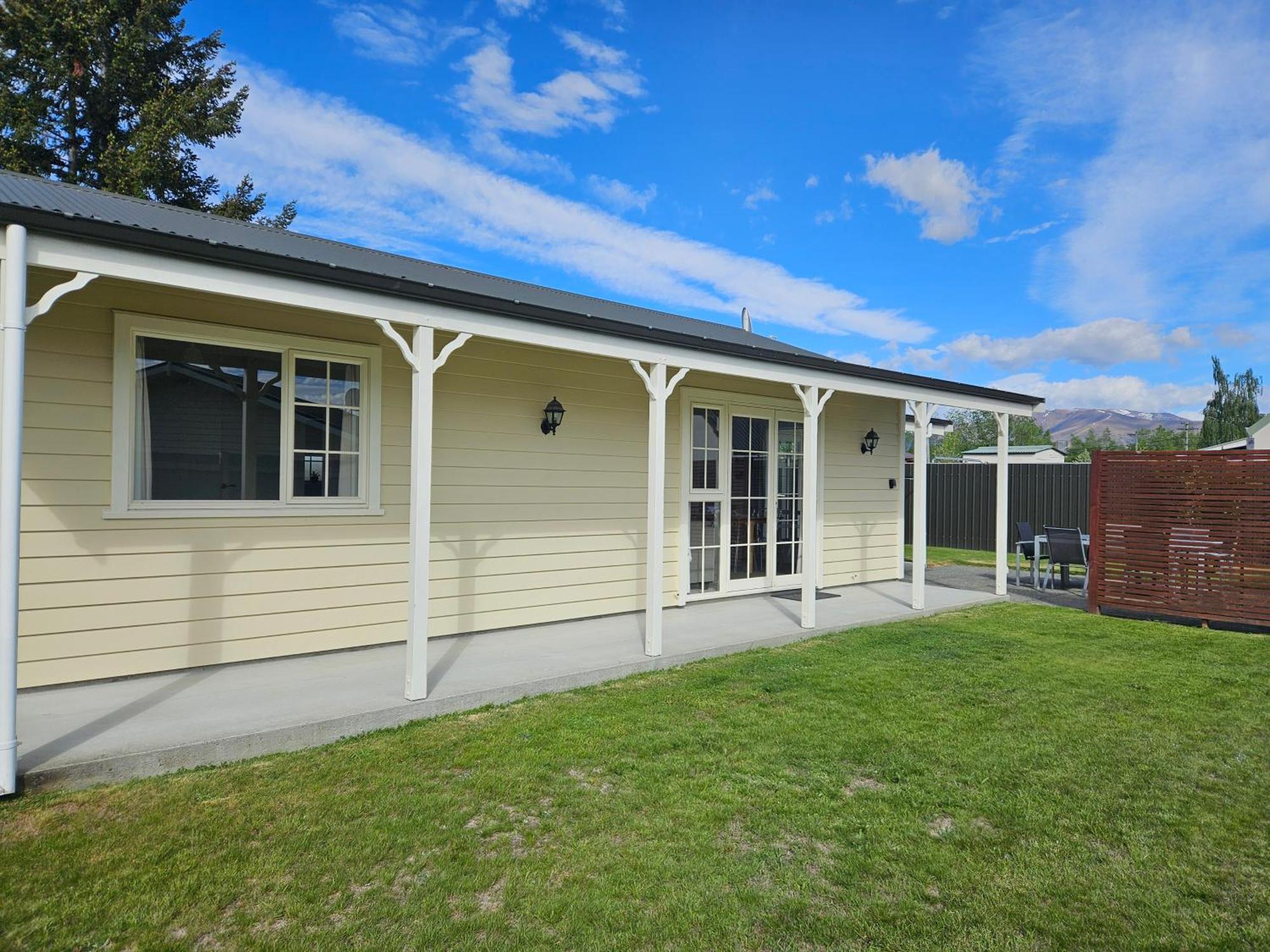 Relax On Rata, 1 Twizel